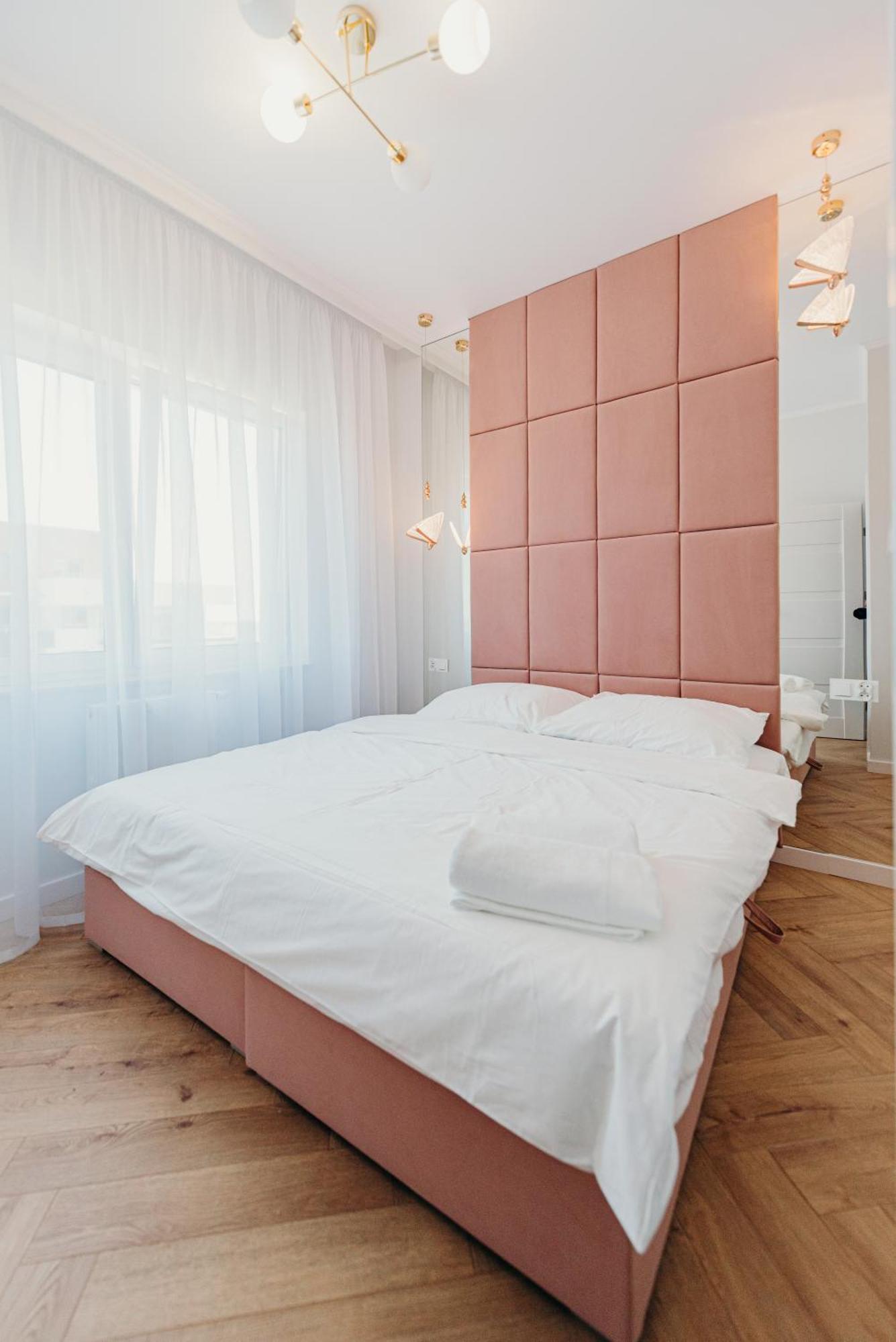 3 Bedrooms Premium Bella Rosa For 8 Guests With Ac And Underground Parking Rzeszów Exterior foto